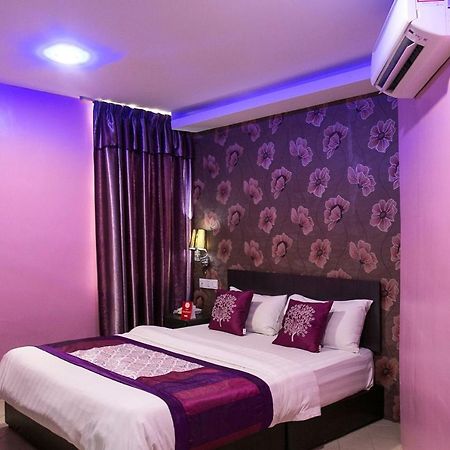 Oyo 176 Hotel Q Inn Petaling Jaya Extérieur photo