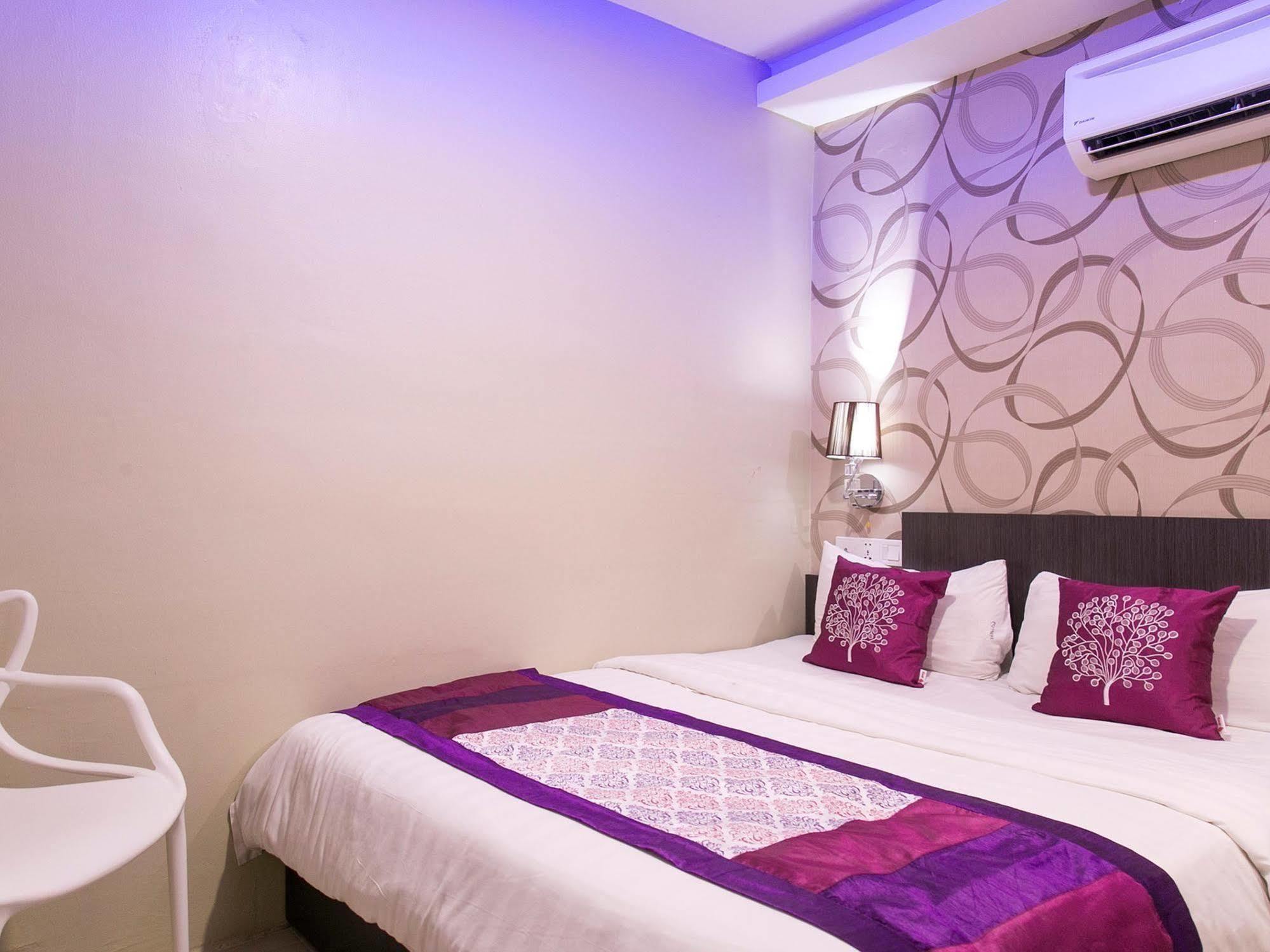 Oyo 176 Hotel Q Inn Petaling Jaya Extérieur photo