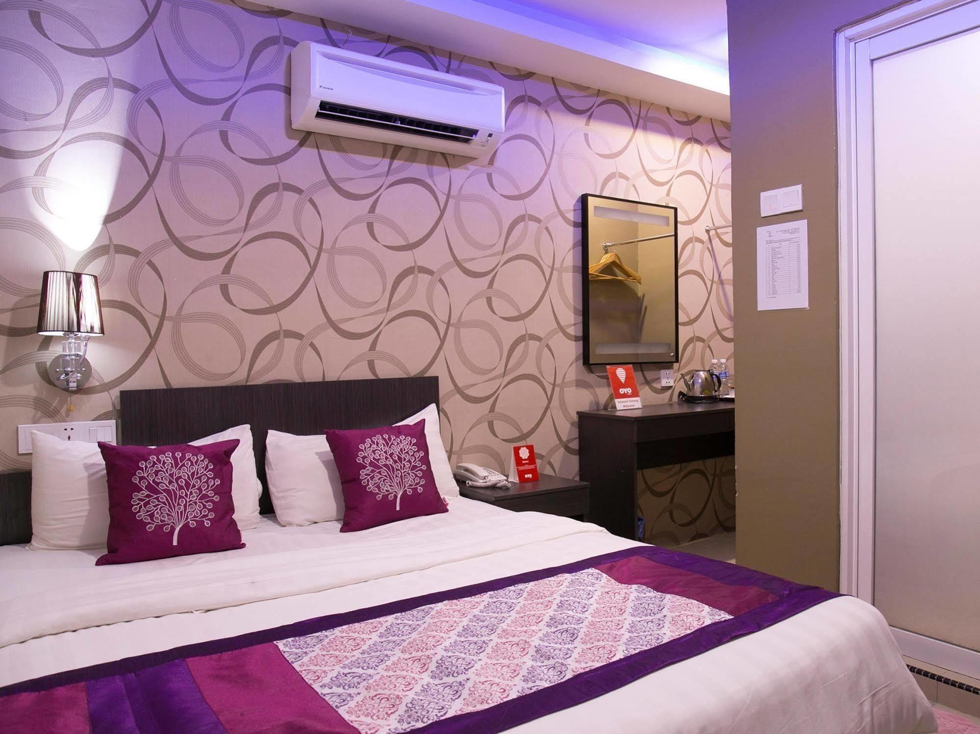 Oyo 176 Hotel Q Inn Petaling Jaya Extérieur photo