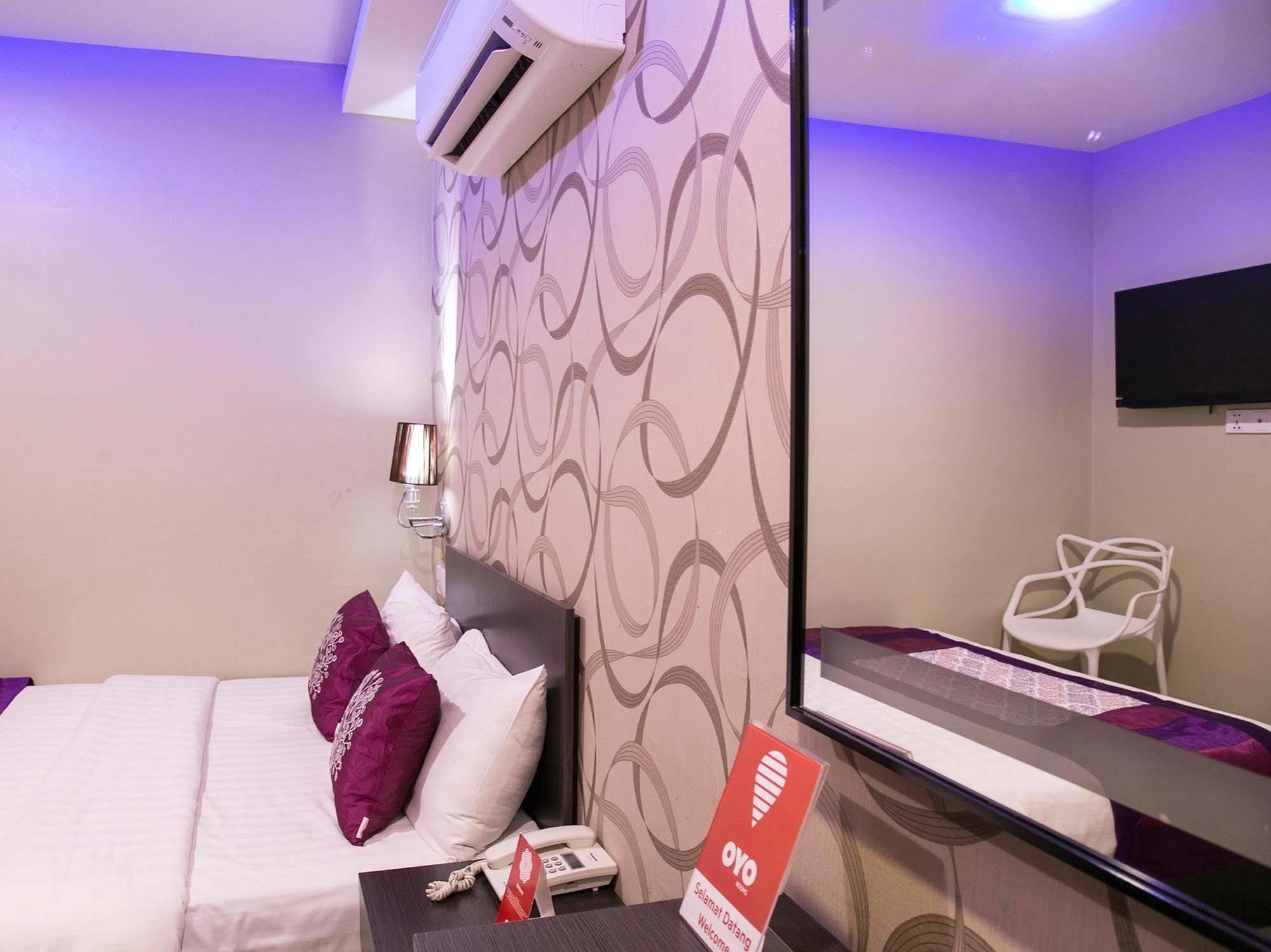 Oyo 176 Hotel Q Inn Petaling Jaya Extérieur photo