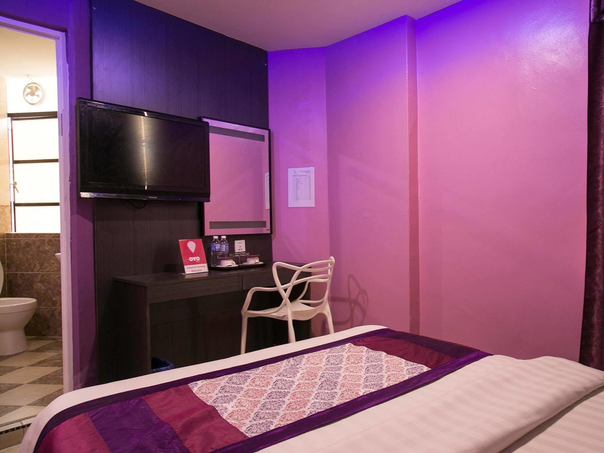 Oyo 176 Hotel Q Inn Petaling Jaya Extérieur photo