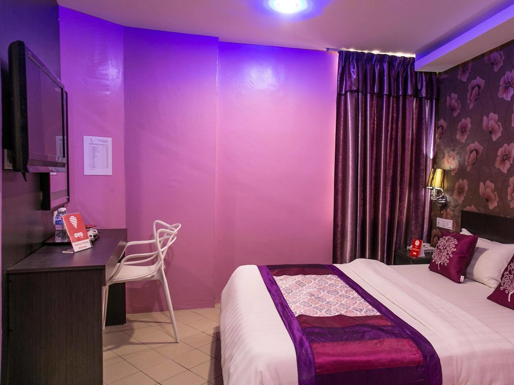 Oyo 176 Hotel Q Inn Petaling Jaya Extérieur photo
