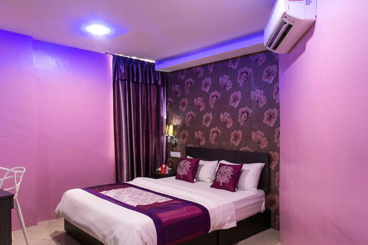 Oyo 176 Hotel Q Inn Petaling Jaya Extérieur photo