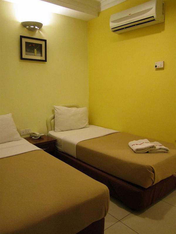 Oyo 176 Hotel Q Inn Petaling Jaya Extérieur photo